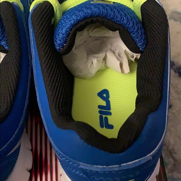 Fila Escaloght kids sizes available - Picture 8 of 11
